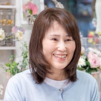 岡治牧子